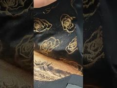 Giyim, deri, ayakkabı, şapka, eşarp ve diğer tekstil ürünleri için mücevher dağıtım makinesi